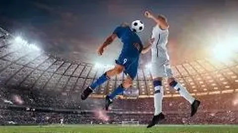 中超历经一年波折，争冠依旧套路，上海足球三冠在望，海港与申花谁能问鼎？