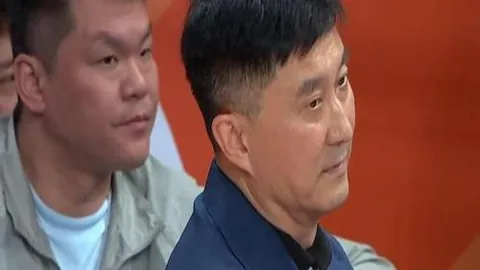 U22国足与乌兹别克斯坦队握手言和